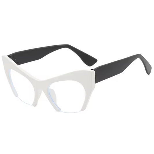 Cynta (Black & White)